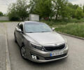 Серый Киа K5, объемом двигателя 2 л и пробегом 265 тыс. км за 10800 $, фото 11 на Automoto.ua