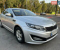 Серый Киа K5, объемом двигателя 2 л и пробегом 311 тыс. км за 8700 $, фото 3 на Automoto.ua