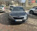 Серый Киа K5, объемом двигателя 2 л и пробегом 252 тыс. км за 8000 $, фото 1 на Automoto.ua