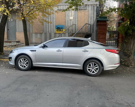 Серый Киа K5, объемом двигателя 2 л и пробегом 370 тыс. км за 8300 $, фото 12 на Automoto.ua