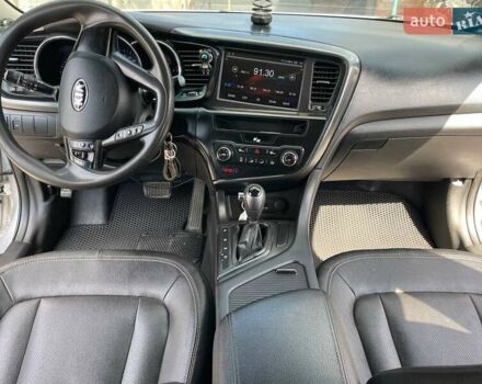 Серый Киа K5, объемом двигателя 2 л и пробегом 186 тыс. км за 8200 $, фото 9 на Automoto.ua