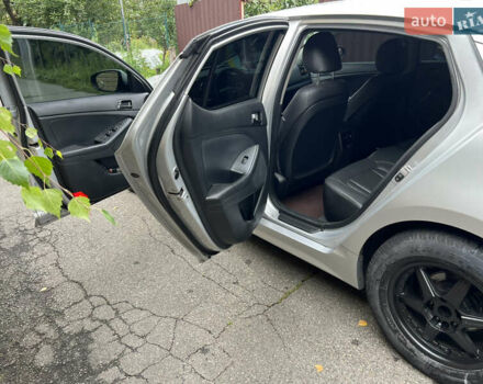 Серый Киа K5, объемом двигателя 2 л и пробегом 307 тыс. км за 8550 $, фото 14 на Automoto.ua