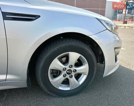 Серый Киа K5, объемом двигателя 2 л и пробегом 300 тыс. км за 8222 $, фото 8 на Automoto.ua