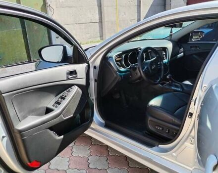 Сірий Кіа K5, об'ємом двигуна 2 л та пробігом 127 тис. км за 9300 $, фото 10 на Automoto.ua