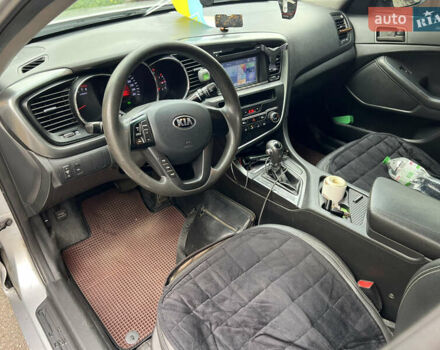 Серый Киа K5, объемом двигателя 2 л и пробегом 307 тыс. км за 8550 $, фото 17 на Automoto.ua
