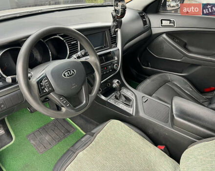 Сірий Кіа K5, об'ємом двигуна 2 л та пробігом 195 тис. км за 8200 $, фото 7 на Automoto.ua