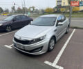 Серый Киа K5, объемом двигателя 2 л и пробегом 238 тыс. км за 6800 $, фото 1 на Automoto.ua