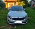 Серый Киа K5, объемом двигателя 2 л и пробегом 237 тыс. км за 9000 $, фото 2 на Automoto.ua