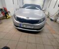 Серый Киа K5, объемом двигателя 2 л и пробегом 214 тыс. км за 8500 $, фото 2 на Automoto.ua