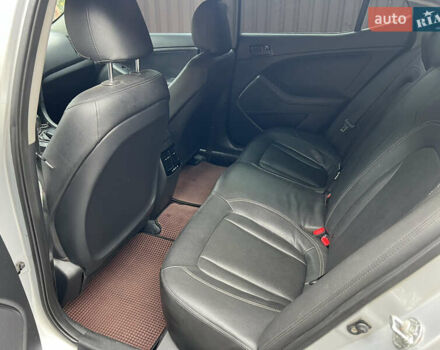 Серый Киа K5, объемом двигателя 2 л и пробегом 307 тыс. км за 8550 $, фото 12 на Automoto.ua