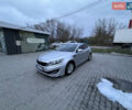 Серый Киа K5, объемом двигателя 2 л и пробегом 300 тыс. км за 8200 $, фото 2 на Automoto.ua