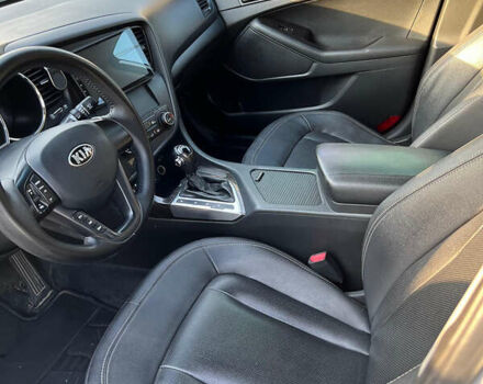 Серый Киа K5, объемом двигателя 2 л и пробегом 311 тыс. км за 8700 $, фото 14 на Automoto.ua