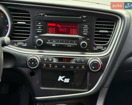 Серый Киа K5, объемом двигателя 2 л и пробегом 218 тыс. км за 8350 $, фото 22 на Automoto.ua