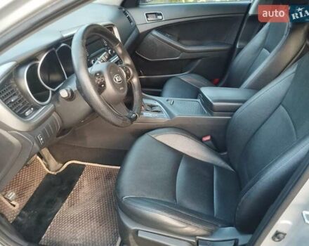 Серый Киа K5, объемом двигателя 2 л и пробегом 207 тыс. км за 10200 $, фото 6 на Automoto.ua