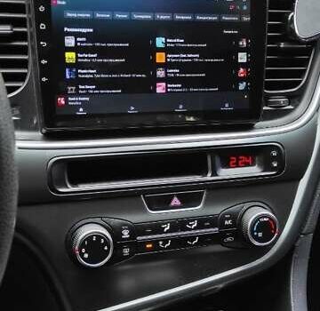 Серый Киа K5, объемом двигателя 2 л и пробегом 222 тыс. км за 10900 $, фото 27 на Automoto.ua