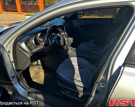 Серый Киа K5, объемом двигателя 2 л и пробегом 215 тыс. км за 8000 $, фото 4 на Automoto.ua