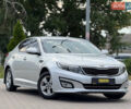 Серый Киа K5, объемом двигателя 2 л и пробегом 218 тыс. км за 8350 $, фото 4 на Automoto.ua