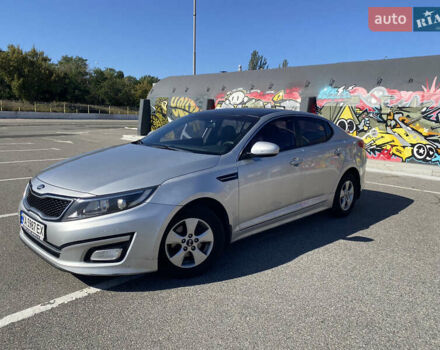 Серый Киа K5, объемом двигателя 2 л и пробегом 172 тыс. км за 8000 $, фото 7 на Automoto.ua