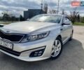 Серый Киа K5, объемом двигателя 2 л и пробегом 115 тыс. км за 10300 $, фото 1 на Automoto.ua