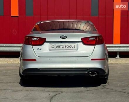 Сірий Кіа K5, об'ємом двигуна 2 л та пробігом 225 тис. км за 9490 $, фото 6 на Automoto.ua