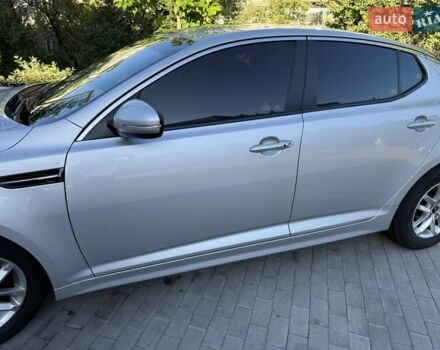 Серый Киа K5, объемом двигателя 2 л и пробегом 248 тыс. км за 9200 $, фото 7 на Automoto.ua