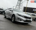 Серый Киа K5, объемом двигателя 2 л и пробегом 185 тыс. км за 8800 $, фото 7 на Automoto.ua