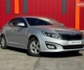 Серый Киа K5, объемом двигателя 2 л и пробегом 224 тыс. км за 10490 $, фото 1 на Automoto.ua
