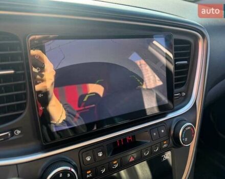 Сірий Кіа K5, об'ємом двигуна 2 л та пробігом 225 тис. км за 9490 $, фото 23 на Automoto.ua