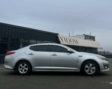 Серый Киа K5, объемом двигателя 2 л и пробегом 246 тыс. км за 7600 $, фото 2 на Automoto.ua