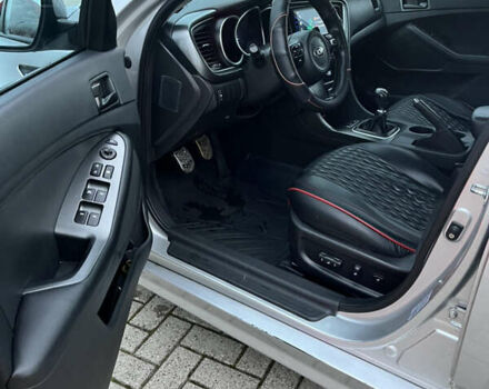 Серый Киа K5, объемом двигателя 2 л и пробегом 245 тыс. км за 9100 $, фото 13 на Automoto.ua