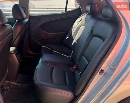 Серый Киа K5, объемом двигателя 2 л и пробегом 224 тыс. км за 10490 $, фото 9 на Automoto.ua