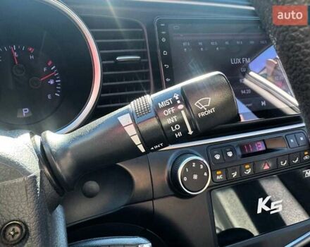 Серый Киа K5, объемом двигателя 2 л и пробегом 224 тыс. км за 10490 $, фото 19 на Automoto.ua