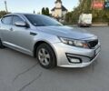 Серый Киа K5, объемом двигателя 2 л и пробегом 230 тыс. км за 7000 $, фото 2 на Automoto.ua