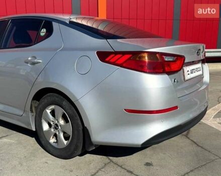 Сірий Кіа K5, об'ємом двигуна 2 л та пробігом 225 тис. км за 9490 $, фото 5 на Automoto.ua