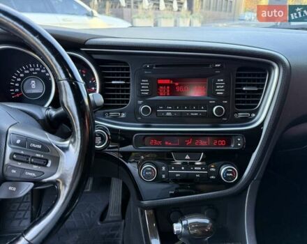 Серый Киа K5, объемом двигателя 2 л и пробегом 248 тыс. км за 9200 $, фото 2 на Automoto.ua