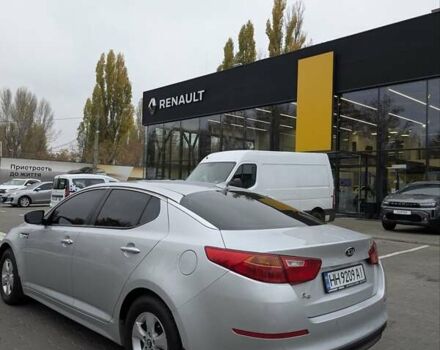 Серый Киа K5, объемом двигателя 2 л и пробегом 364 тыс. км за 8500 $, фото 4 на Automoto.ua