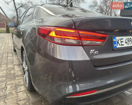 Сірий Кіа K5, об'ємом двигуна 1.69 л та пробігом 140 тис. км за 15000 $, фото 8 на Automoto.ua