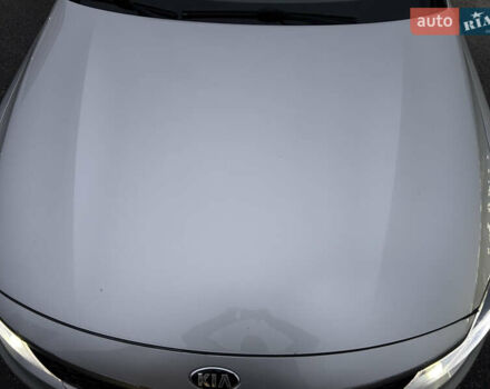Серый Киа K5, объемом двигателя 2 л и пробегом 200 тыс. км за 11300 $, фото 8 на Automoto.ua