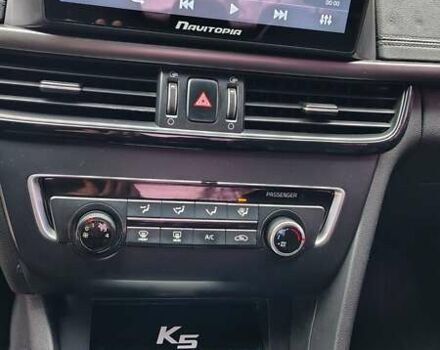 Серый Киа K5, объемом двигателя 2 л и пробегом 314 тыс. км за 10000 $, фото 11 на Automoto.ua