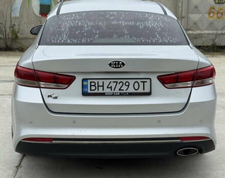 Серый Киа K5, объемом двигателя 2 л и пробегом 280 тыс. км за 11500 $, фото 4 на Automoto.ua