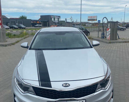 Серый Киа K5, объемом двигателя 2 л и пробегом 338 тыс. км за 12000 $, фото 2 на Automoto.ua