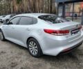 Серый Киа K5, объемом двигателя 2 л и пробегом 314 тыс. км за 10000 $, фото 4 на Automoto.ua