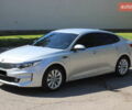 Серый Киа K5, объемом двигателя 2 л и пробегом 158 тыс. км за 14799 $, фото 1 на Automoto.ua
