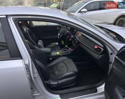 Серый Киа K5, объемом двигателя 2 л и пробегом 200 тыс. км за 11300 $, фото 21 на Automoto.ua