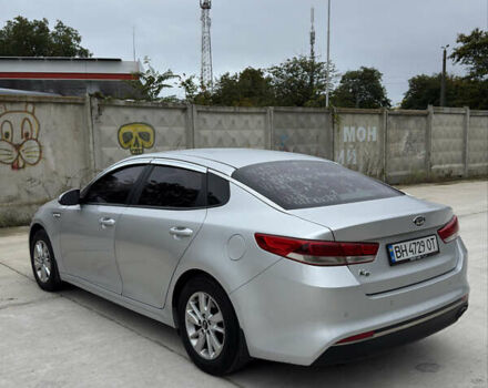 Серый Киа K5, объемом двигателя 2 л и пробегом 280 тыс. км за 11500 $, фото 7 на Automoto.ua
