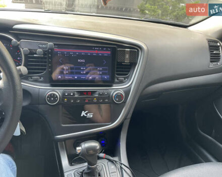 Серый Киа K5, объемом двигателя 2 л и пробегом 236 тыс. км за 10500 $, фото 8 на Automoto.ua