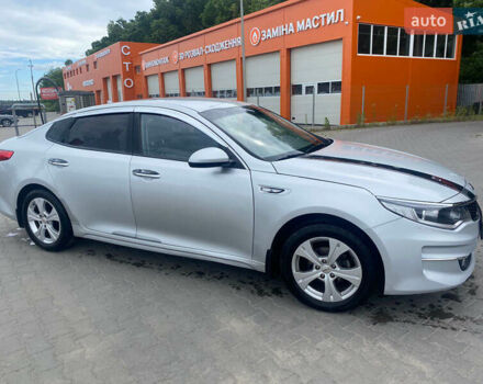 Серый Киа K5, объемом двигателя 2 л и пробегом 338 тыс. км за 12000 $, фото 4 на Automoto.ua