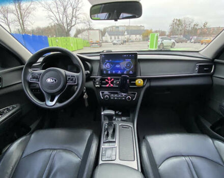 Серый Киа K5, объемом двигателя 2 л и пробегом 350 тыс. км за 10300 $, фото 11 на Automoto.ua