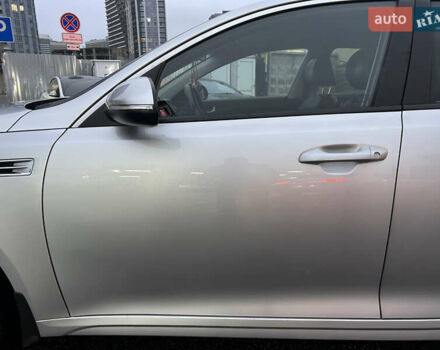 Серый Киа K5, объемом двигателя 2 л и пробегом 200 тыс. км за 11300 $, фото 20 на Automoto.ua