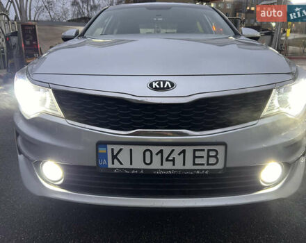 Серый Киа K5, объемом двигателя 2 л и пробегом 200 тыс. км за 11300 $, фото 6 на Automoto.ua